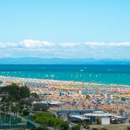 For 8 Guests In A Quiet Area Apartament Bibione